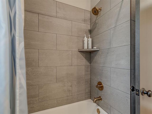 6009 Allen Scott Lane, Edmond, OK 73034