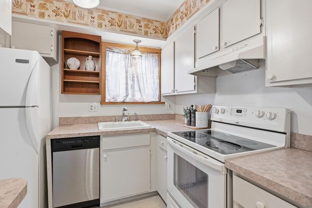 119 Sheffield, Saline, MI 48176