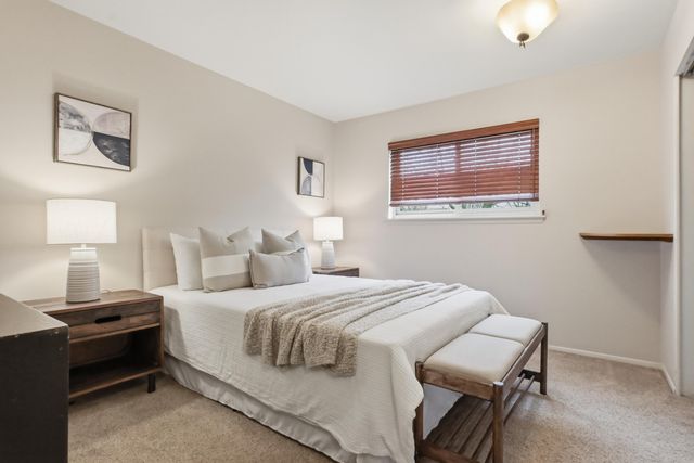 119 Sheffield, Saline, MI 48176