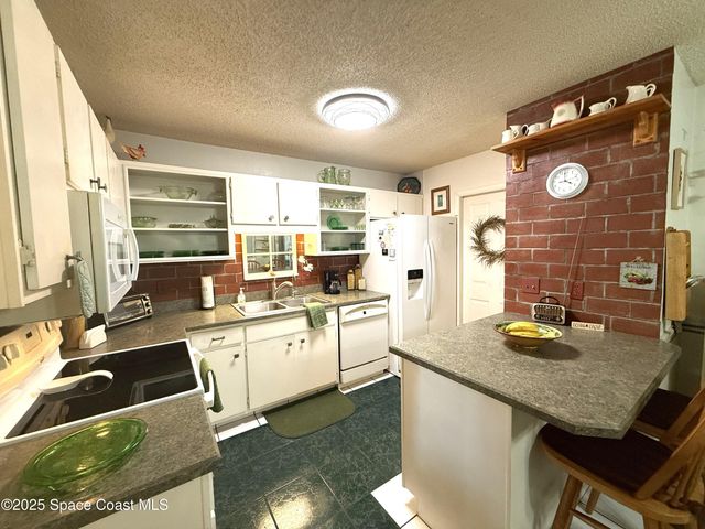 2313 Manor Drive NE, Palm Bay, FL 32905