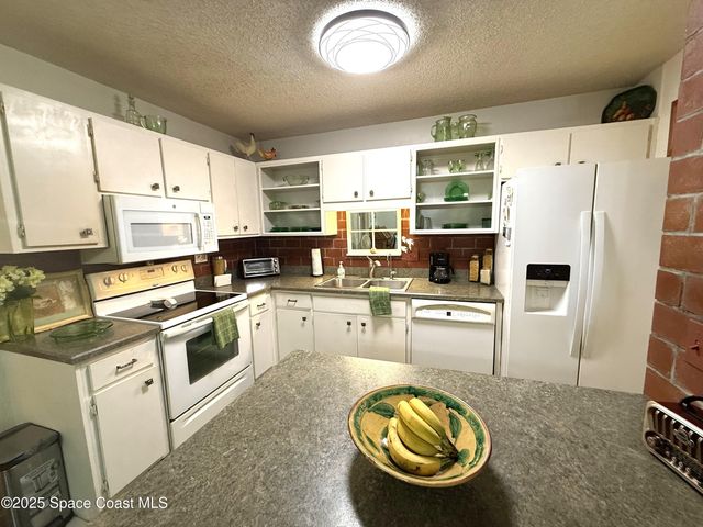 2313 Manor Drive NE, Palm Bay, FL 32905