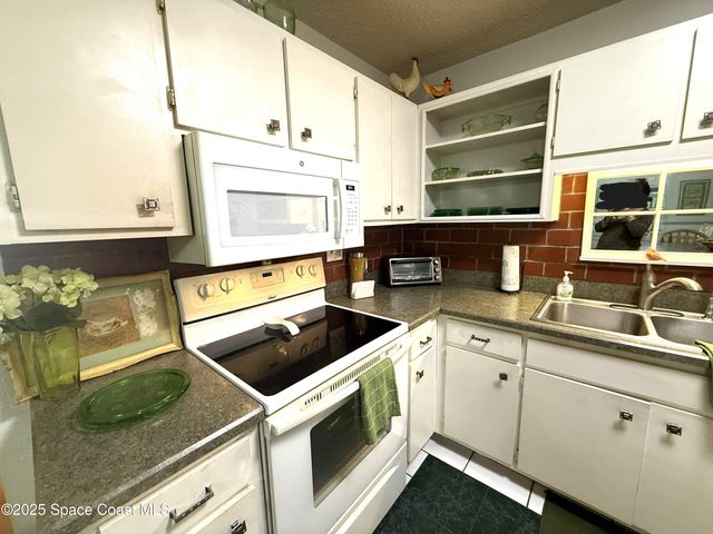 2313 Manor Drive NE, Palm Bay, FL 32905