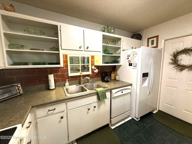 2313 Manor Drive NE, Palm Bay, FL 32905