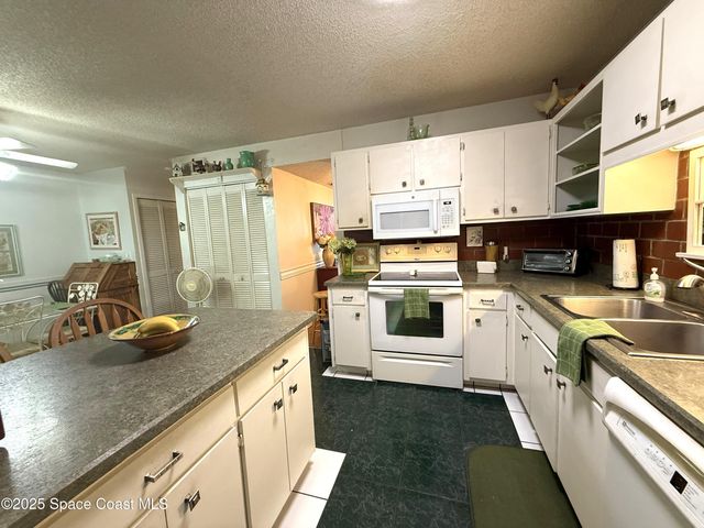 2313 Manor Drive NE, Palm Bay, FL 32905