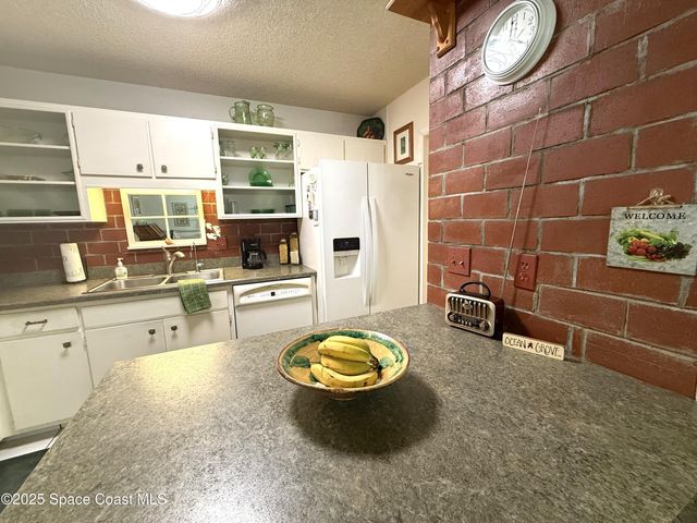 2313 Manor Drive NE, Palm Bay, FL 32905