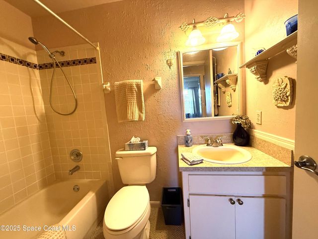 2313 Manor Drive NE, Palm Bay, FL 32905