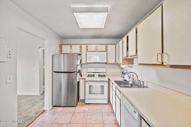 306 Tiger Lilly Court, Jackson, NJ 08527