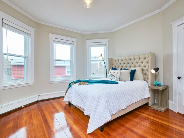 12 White Ave 3, Brookline, MA 02467