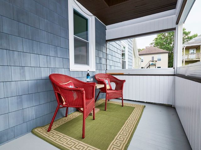 12 White Ave 3, Brookline, MA 02467