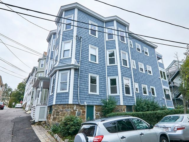 12 White Ave 3, Brookline, MA 02467