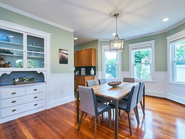 12 White Ave 3, Brookline, MA 02467