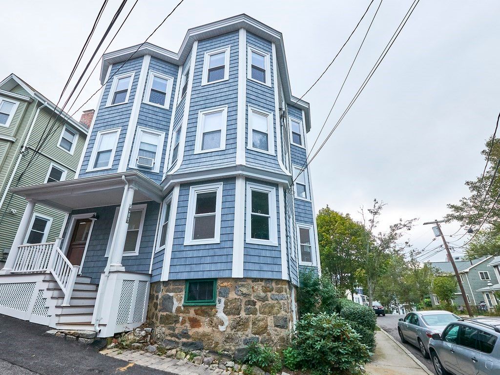 12 White Ave 3, Brookline, MA 02467