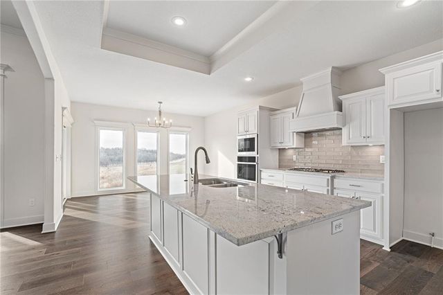 7009 NE 102nd Court, Kansas City, MO 64156