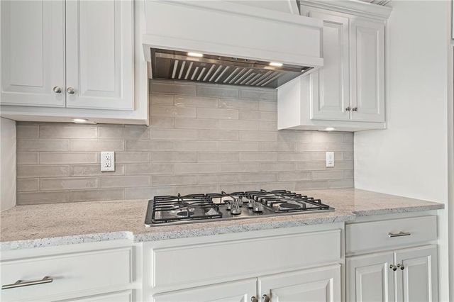 7009 NE 102nd Court, Kansas City, MO 64156