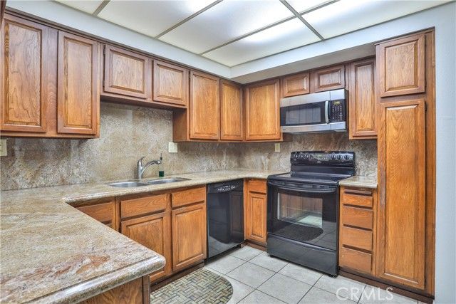 672 Greendale Lane, Pomona, CA 91767