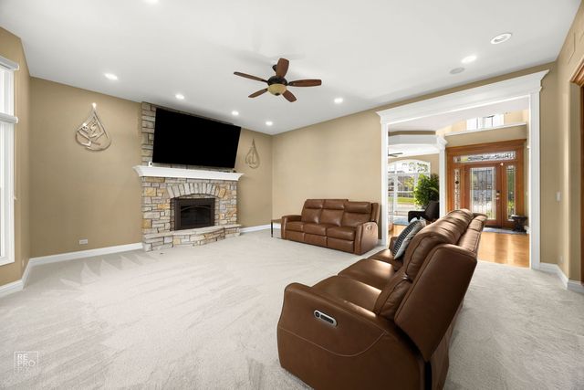 600 Willow Street, Sugar Grove, IL 60554