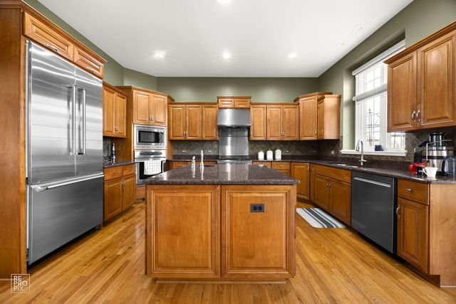 600 Willow Street, Sugar Grove, IL 60554