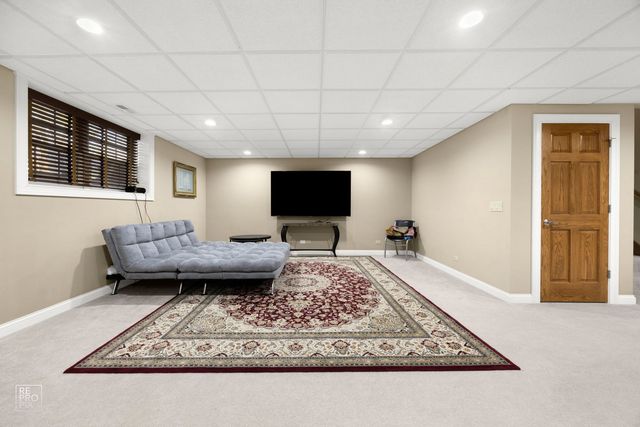 600 Willow Street, Sugar Grove, IL 60554