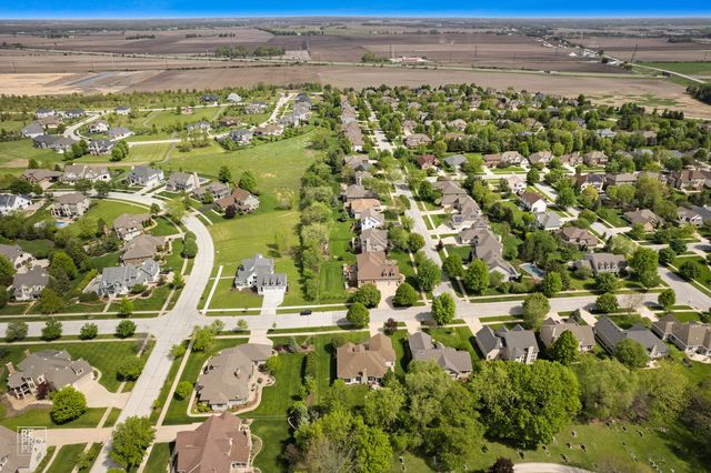 600 Willow Street, Sugar Grove, IL 60554