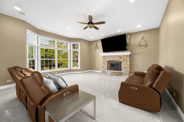 600 Willow Street, Sugar Grove, IL 60554