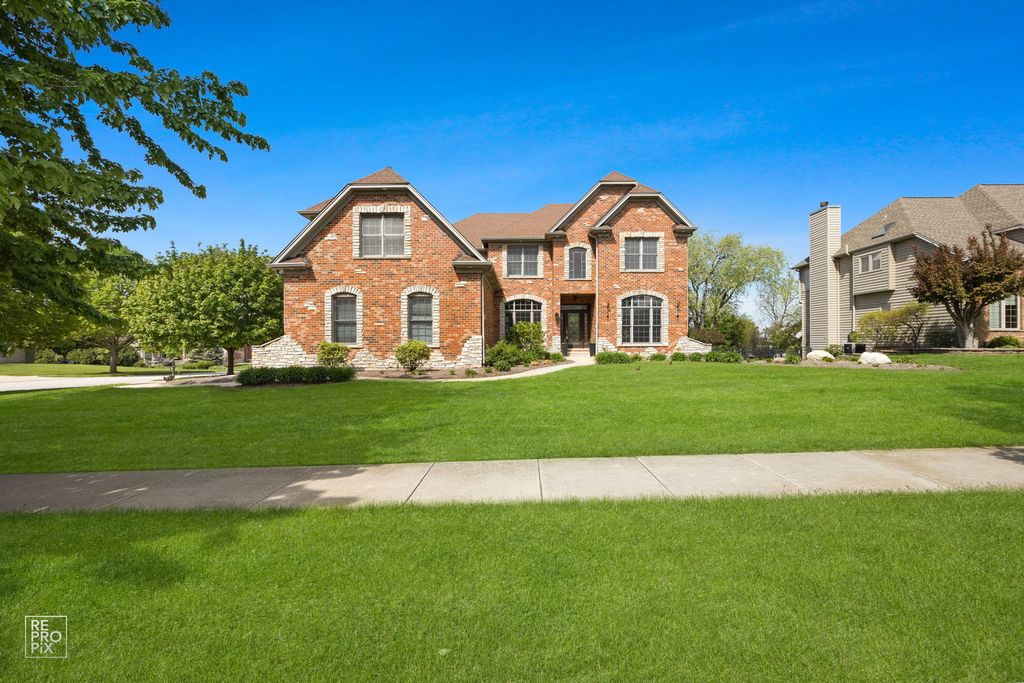 600 Willow Street, Sugar Grove, IL 60554