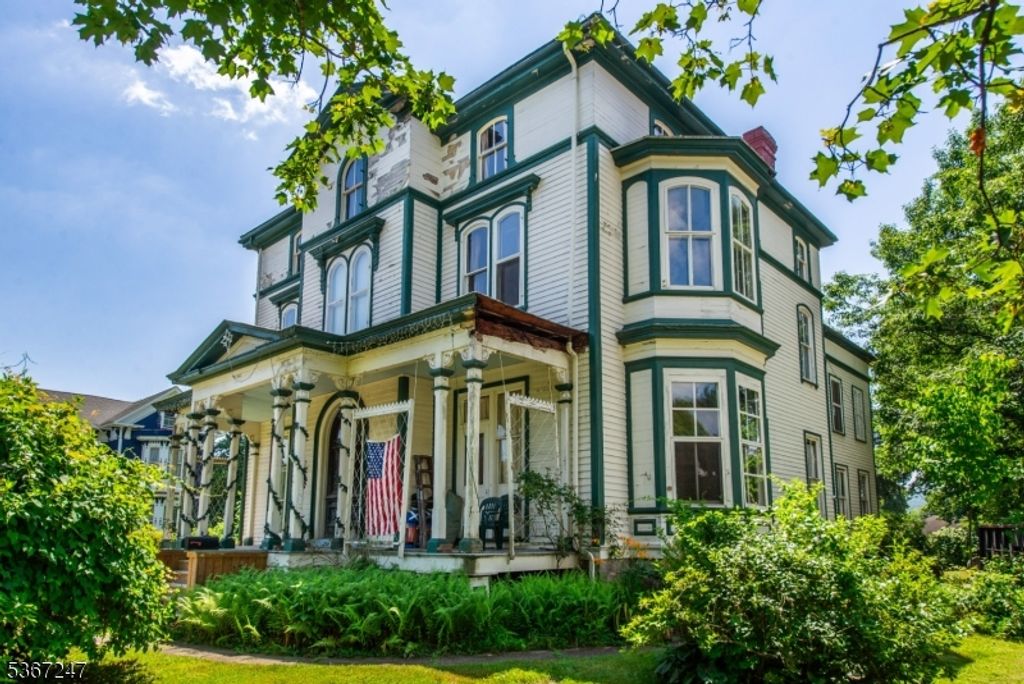 520 Third St, Belvidere Twp., NJ 07823