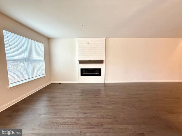 48 HUNTERS LN, Glen Mills, PA 19342