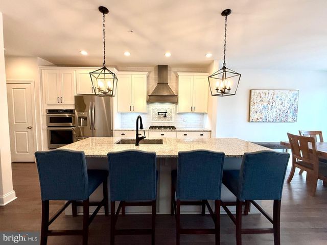 48 HUNTERS LN, Glen Mills, PA 19342