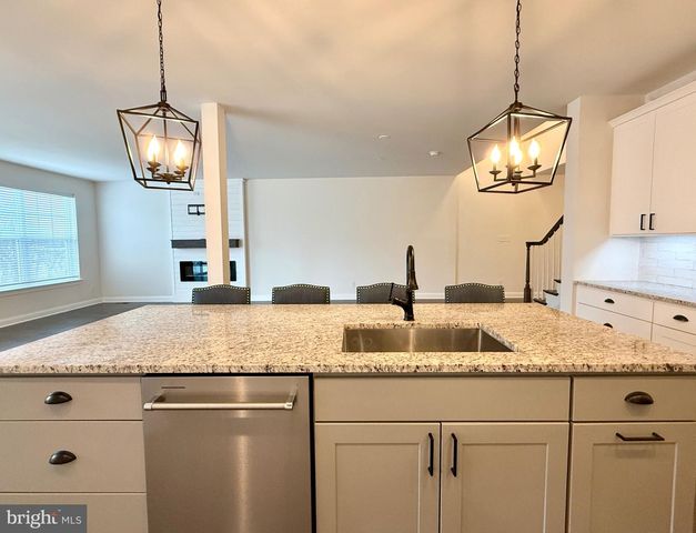 48 HUNTERS LN, Glen Mills, PA 19342