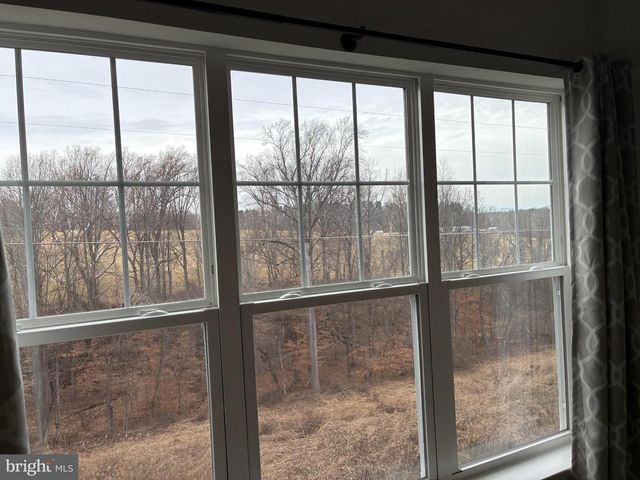 48 HUNTERS LN, Glen Mills, PA 19342