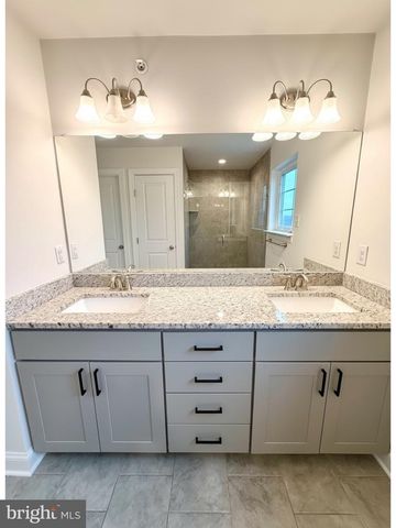 48 HUNTERS LN, Glen Mills, PA 19342