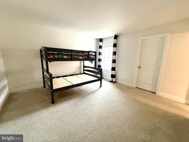 48 HUNTERS LN, Glen Mills, PA 19342