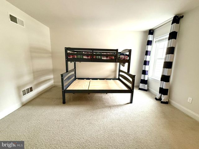 48 HUNTERS LN, Glen Mills, PA 19342