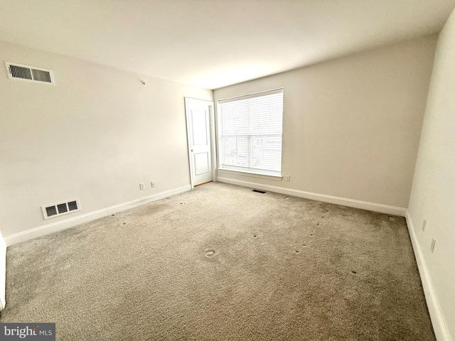 48 HUNTERS LN, Glen Mills, PA 19342