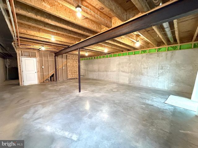 48 HUNTERS LN, Glen Mills, PA 19342