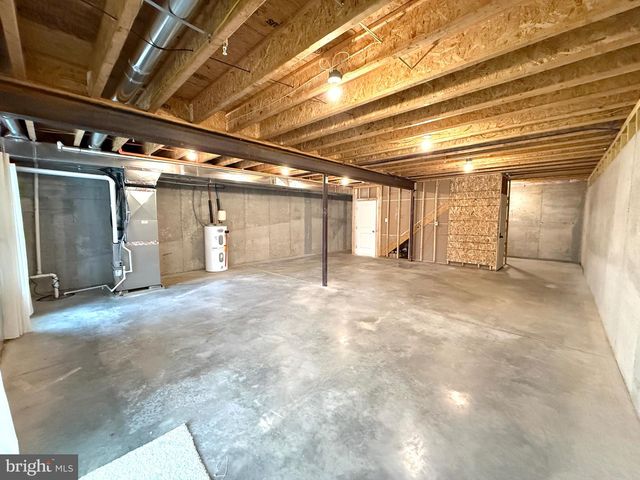 48 HUNTERS LN, Glen Mills, PA 19342