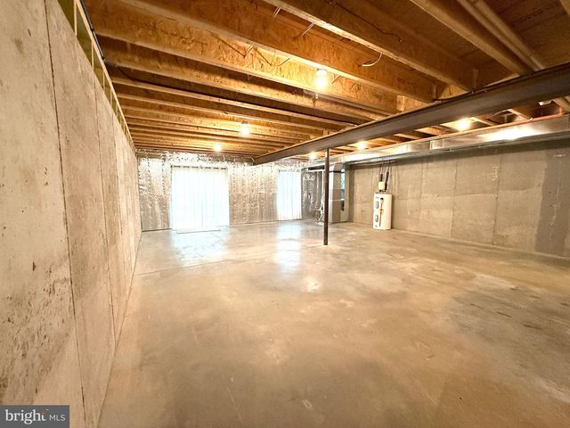 48 HUNTERS LN, Glen Mills, PA 19342