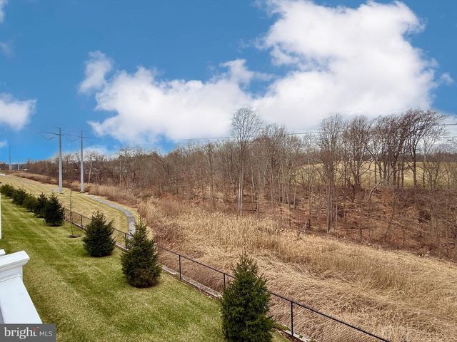 48 HUNTERS LN, Glen Mills, PA 19342