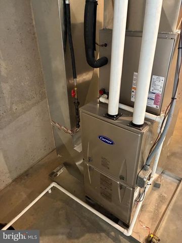 48 HUNTERS LN, Glen Mills, PA 19342