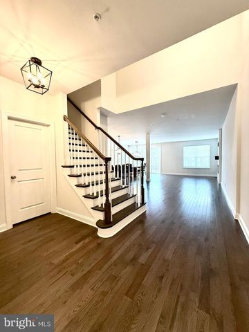 48 HUNTERS LN, Glen Mills, PA 19342