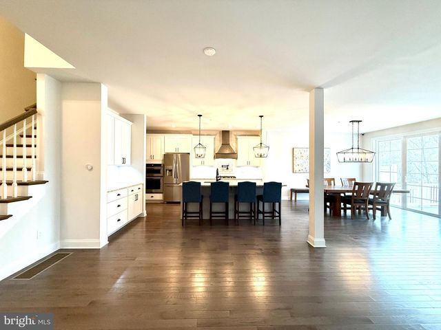 48 HUNTERS LN, Glen Mills, PA 19342