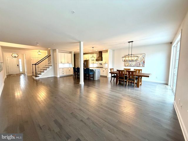 48 HUNTERS LN, Glen Mills, PA 19342