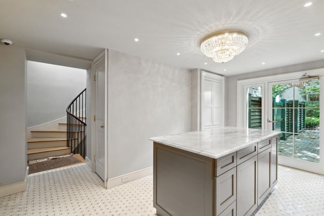 25 East Battery Street, Charleston, SC 29401