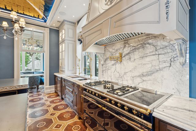 25 East Battery Street, Charleston, SC 29401