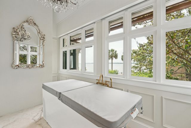 25 East Battery Street, Charleston, SC 29401