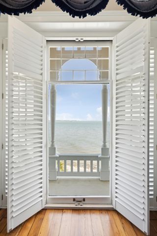 25 East Battery Street, Charleston, SC 29401