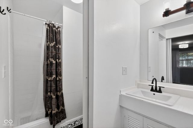 1550 W 72nd Street, Indianapolis, IN 46260
