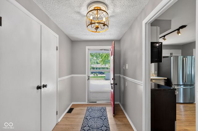 1550 W 72nd Street, Indianapolis, IN 46260