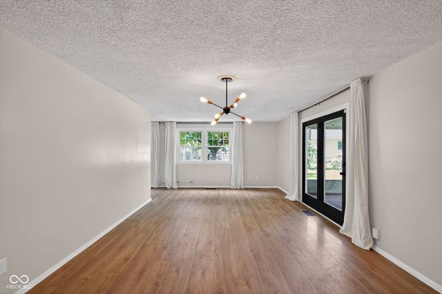 1550 W 72nd Street, Indianapolis, IN 46260