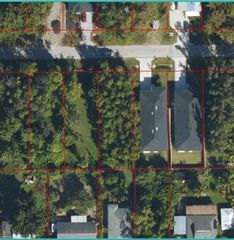 3060 pinetree DR, Naples, FL 34112